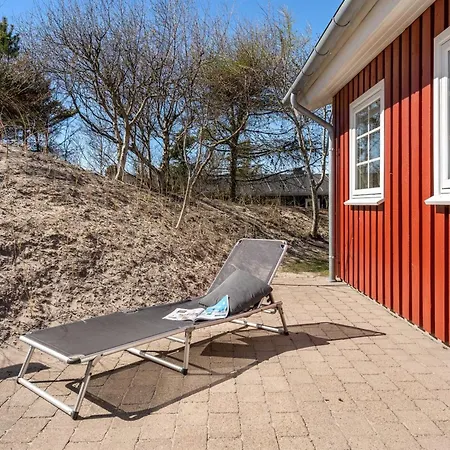 Amie - 800m From The Sea By Interhome *